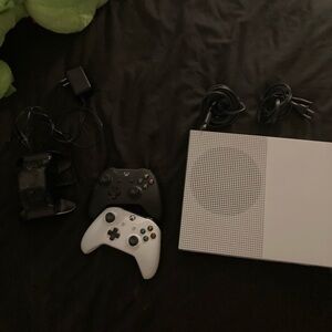 Xbox one with controllers